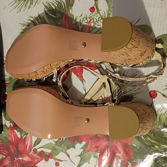 Pelle Moda Black and White Snake Print Platform Sandals - Picture 2 of 2